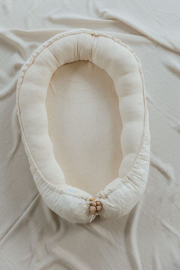 Babynestje Broderie/bamboe naturel