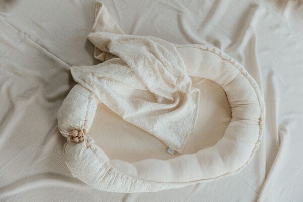Babynestje Broderie/bamboe naturel - Afbeelding 3