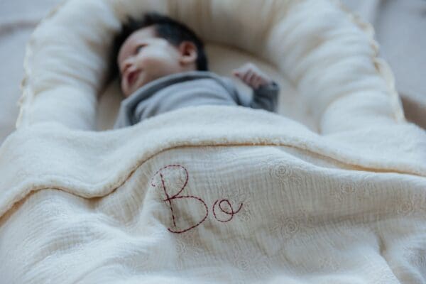 Babynestje broderie bloemen gold - Afbeelding 4